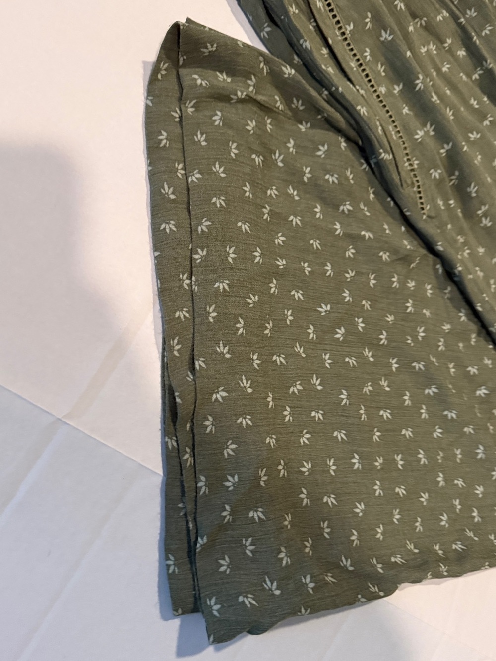 Three Dots Olive Green Wide-Leg Pants with Smocked Waist - Picture 5 of 10